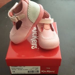21. BABY Kickers Baby french leather suede mary jane pink